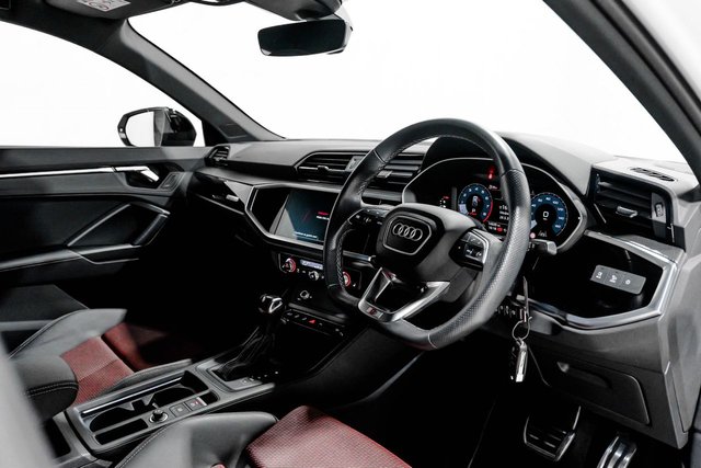 2021 Audi Q3 1.5L Black Edition 5dr - Photo 4