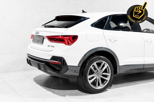 2021 Audi Q3 1.5L Black Edition 5dr - Photo 3