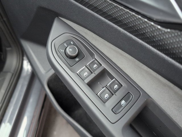 USED 2022 22 Volkswagen Golf 1.5 TSI R-Line Hatchback 5dr Petrol Manual Euro 6 (s/S) (130 Ps) - Sat Nav, Privacy, Sensors