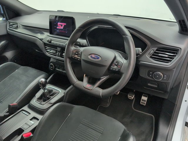USED 2020 20 Ford Focus 2.3t Ecoboost ST Hatchback 5dr Petrol Manual Euro 6 (s/S) (280 Ps) - Sat Nav + Heated Seats