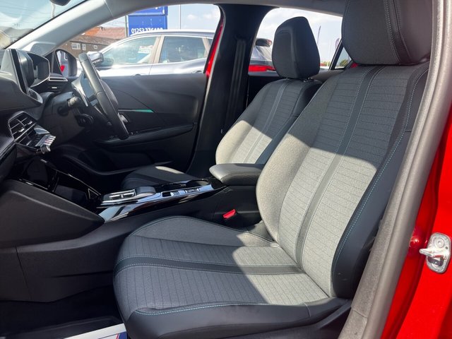 2023 PEUGEOT 208 - Photo 9