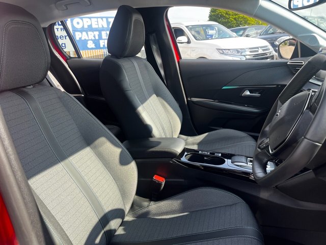 2023 PEUGEOT 208 - Photo 3