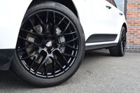 USED 2019 69 PORSCHE MACAN 3.0T V6 S SUV 5dr Petrol PDK 4WD Euro 6 (s/s) (354 ps) PAN ROOF / BOSE / CARBON / FSH
