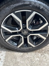 USED 2022 71 CITROEN e-C4 50kWh Shine Hatchback 5dr Electric Auto (136 ps)+1 OWNER FROM NEW+2 KEYS+HISTORY+MEDIA+DIGITAL COCKPIT+HALF LEATHER SEATS+NAVIGATION+BLUETOOTH+18 INCH ALLOYS 2 KEYS+1 OWNER FROM NEW+ALLOYS+HISTORY+HALF LEATHER SEATS+PRIVACY+CLIMATE+PARK CONTROL+DIGITAL COCKPIT+BLUETOOTH+MEDIA+NAV+CRUISE+HPI CLEAR