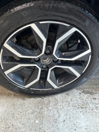 USED 2022 71 CITROEN e-C4 50kWh Shine Hatchback 5dr Electric Auto (136 ps)+1 OWNER FROM NEW+2 KEYS+HISTORY+MEDIA+DIGITAL COCKPIT+HALF LEATHER SEATS+NAVIGATION+BLUETOOTH+18 INCH ALLOYS 2 KEYS+1 OWNER FROM NEW+ALLOYS+HISTORY+HALF LEATHER SEATS+PRIVACY+CLIMATE+PARK CONTROL+DIGITAL COCKPIT+BLUETOOTH+MEDIA+NAV+CRUISE+HPI CLEAR