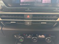 USED 2022 71 CITROEN e-C4 50kWh Shine Hatchback 5dr Electric Auto (136 ps)+1 OWNER FROM NEW+2 KEYS+HISTORY+MEDIA+DIGITAL COCKPIT+HALF LEATHER SEATS+NAVIGATION+BLUETOOTH+18 INCH ALLOYS 2 KEYS+1 OWNER FROM NEW+ALLOYS+HISTORY+HALF LEATHER SEATS+PRIVACY+CLIMATE+PARK CONTROL+DIGITAL COCKPIT+BLUETOOTH+MEDIA+NAV+CRUISE+HPI CLEAR