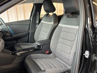 USED 2022 71 CITROEN e-C4 50kWh Shine Hatchback 5dr Electric Auto (136 ps)+1 OWNER FROM NEW+2 KEYS+HISTORY+MEDIA+DIGITAL COCKPIT+HALF LEATHER SEATS+NAVIGATION+BLUETOOTH+18 INCH ALLOYS 2 KEYS+1 OWNER FROM NEW+ALLOYS+HISTORY+HALF LEATHER SEATS+PRIVACY+CLIMATE+PARK CONTROL+DIGITAL COCKPIT+BLUETOOTH+MEDIA+NAV+CRUISE+HPI CLEAR