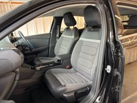 USED 2022 71 CITROEN e-C4 50kWh Shine Hatchback 5dr Electric Auto (136 ps)+1 OWNER FROM NEW+2 KEYS+HISTORY+MEDIA+DIGITAL COCKPIT+HALF LEATHER SEATS+NAVIGATION+BLUETOOTH+18 INCH ALLOYS 2 KEYS+1 OWNER FROM NEW+ALLOYS+HISTORY+HALF LEATHER SEATS+PRIVACY+CLIMATE+PARK CONTROL+DIGITAL COCKPIT+BLUETOOTH+MEDIA+NAV+CRUISE+HPI CLEAR