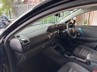 USED 2022 71 CITROEN e-C4 50kWh Shine Hatchback 5dr Electric Auto (136 ps)+1 OWNER FROM NEW+2 KEYS+HISTORY+MEDIA+DIGITAL COCKPIT+HALF LEATHER SEATS+NAVIGATION+BLUETOOTH+18 INCH ALLOYS 2 KEYS+1 OWNER FROM NEW+ALLOYS+HISTORY+HALF LEATHER SEATS+PRIVACY+CLIMATE+PARK CONTROL+DIGITAL COCKPIT+BLUETOOTH+MEDIA+NAV+CRUISE+HPI CLEAR