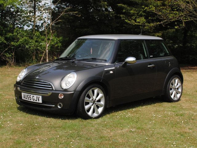 2005 55 MINI Hatch 1.6 Cooper Park Lane Hatchback 3dr Petrol Manual Euro 4 (116 bhp)