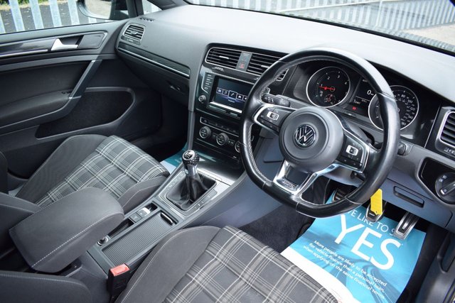 View our VOLKSWAGEN GOLF