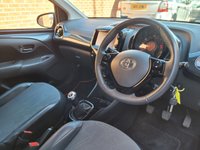 USED 2015 15 TOYOTA AYGO 1.0 VVT-i x-pression Hatchback 5dr Petrol Manual Euro 5 Euro 5 (68 ps) REAR CAMERA - HIGH SPEC