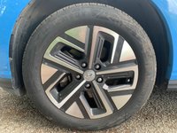 USED 2022 72 HYUNDAI KONA 64kWh Premium SUV 5dr Electric Auto (10.5kW Charger) (204 ps)+1 OWNER FROM NEW+2 KEYS+HISTORY+MEDIA+DIGITAL COCKPIT+APPS+NAVIGATION+BLUETOOTH+PARK CONTROL+PRIVACY+ 2 KEYS+1 OWNER FROM NEW+MEDIA+2 CABLES+CLIMATE+PARK CONTROL+NAV+BLUETOOTH+APPS+DIGITAL COCKPIT+LONG RANGE+CRUISE+ALLOYS+HEATED FRONT SEATS+HPI CLEAR