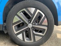 USED 2022 72 HYUNDAI KONA 64kWh Premium SUV 5dr Electric Auto (10.5kW Charger) (204 ps)+1 OWNER FROM NEW+2 KEYS+HISTORY+MEDIA+DIGITAL COCKPIT+APPS+NAVIGATION+BLUETOOTH+PARK CONTROL+PRIVACY+ 2 KEYS+1 OWNER FROM NEW+MEDIA+2 CABLES+CLIMATE+PARK CONTROL+NAV+BLUETOOTH+APPS+DIGITAL COCKPIT+LONG RANGE+CRUISE+ALLOYS+HEATED FRONT SEATS+HPI CLEAR