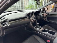 USED 2018 18 HONDA CIVIC 1.0 VTEC Turbo EX Hatchback 5dr Petrol Manual Euro 6 (s/s) (129 ps)+1 FORMER KEEPER+FSH+2 KEYS+PANORAMIC SUNROOF+LEATHER SEATS+MEDIA+APPS+NAVIGATION+ACTIVE CRUISE CONTROL+ 2 KEYS+1 FORMER KEEPER+FSH+NAV+PANORAMIC SUNROOF+CRUISE+BLUETOOTH+MEDIA+HEATED LEATHER SEATS+PARK CONTROL WITH CAMERA+USB+AUX+DAB+CLIMATE+ALLOYS+HPI CLEAR