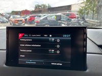 USED 2022 22 DS AUTOMOBILES DS 3 CROSSBACK E-TENSE 50kWh Bastille Crossback 5dr Electric Auto (136 ps)+2 KEYS+CHARGE CABLE+PARK CONTROL+HALF LEATHER SEATS+MEDIA+APPS+DIGITAL DASH+PRIVACY 2 KEYS+HISTORY+PARK CONTROL+HALF LEATHER SEATS+PRIVACY+ALLOYS+DIGITAL DASH+APPS+CRUISE+HPI CLEAR