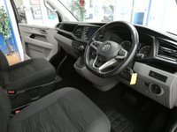 USED 2020 20 VOLKSWAGEN TRANSPORTER SHUTTLE 2.0 TDI SE Minibus Double Cab 5dr Diesel DSG LWB Euro 6 (s/s) (150 ps) 8 SEATS AIR CON ANDROID APPLE CARPLAY CRUISE CONTROL PARKING SENSORS 1 OWNER SERVICE HISTORY WARRANTY