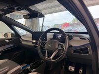 USED 2022 22 VOLKSWAGEN ID.3 Pro Performance 58kWh Family Hatchback 5dr Electric Auto (204 ps)+1 OWNER FROM NEW+2 KEYS+PANORAMIC SUNROOF+CLIMATE+NAVIGATION+BLUETOOTH+PRIVACY+MEDIA+APPS+DIGITAL COCKPIT+ 2 KEYS+1 OWNER FROM NEW+CABLE+PANORAMIC SUNROOF+PRIVACY+CLIMATE+PARK CONTROL+NAV+MEDIA+BLUETOOTH+USB+AUX+DAB+CRUISE+HPI CLEAR