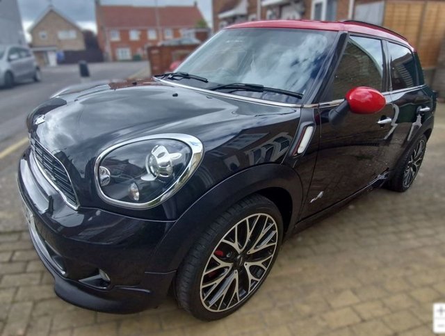 View our MINI COUNTRYMAN