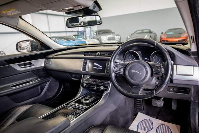 2016 Jaguar Xf 2L Prestige 4dr - Photo 2
