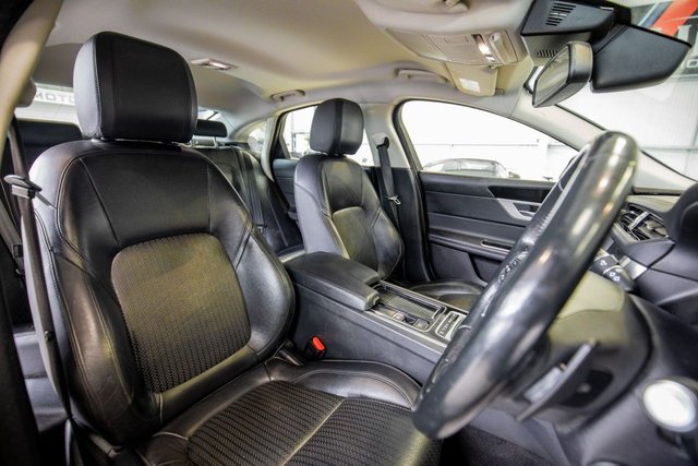 2016 Jaguar Xf 2L Prestige 4dr - Photo 3