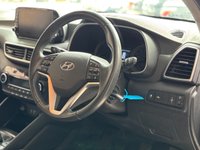 USED 2018 68 HYUNDAI TUCSON 1.6 GDi SE Nav SUV 5dr Petrol Manual Euro 6 (s/s) (132 ps)+2 KEYS+HISTORY+MEDIA+NAVIGATION+BLUETOOTH+USB+AUX+DAB+ALLOYS+CLIMATE+ 2 KEYS+PSH+PARKING SENSORS+CRUISE+REAR CAMERA+ROOF RAILS+NAV+BT AUDIO+SPARE WHEEL+USB+AUX+ALLOYS+CLIMATE+HPI CLEAR