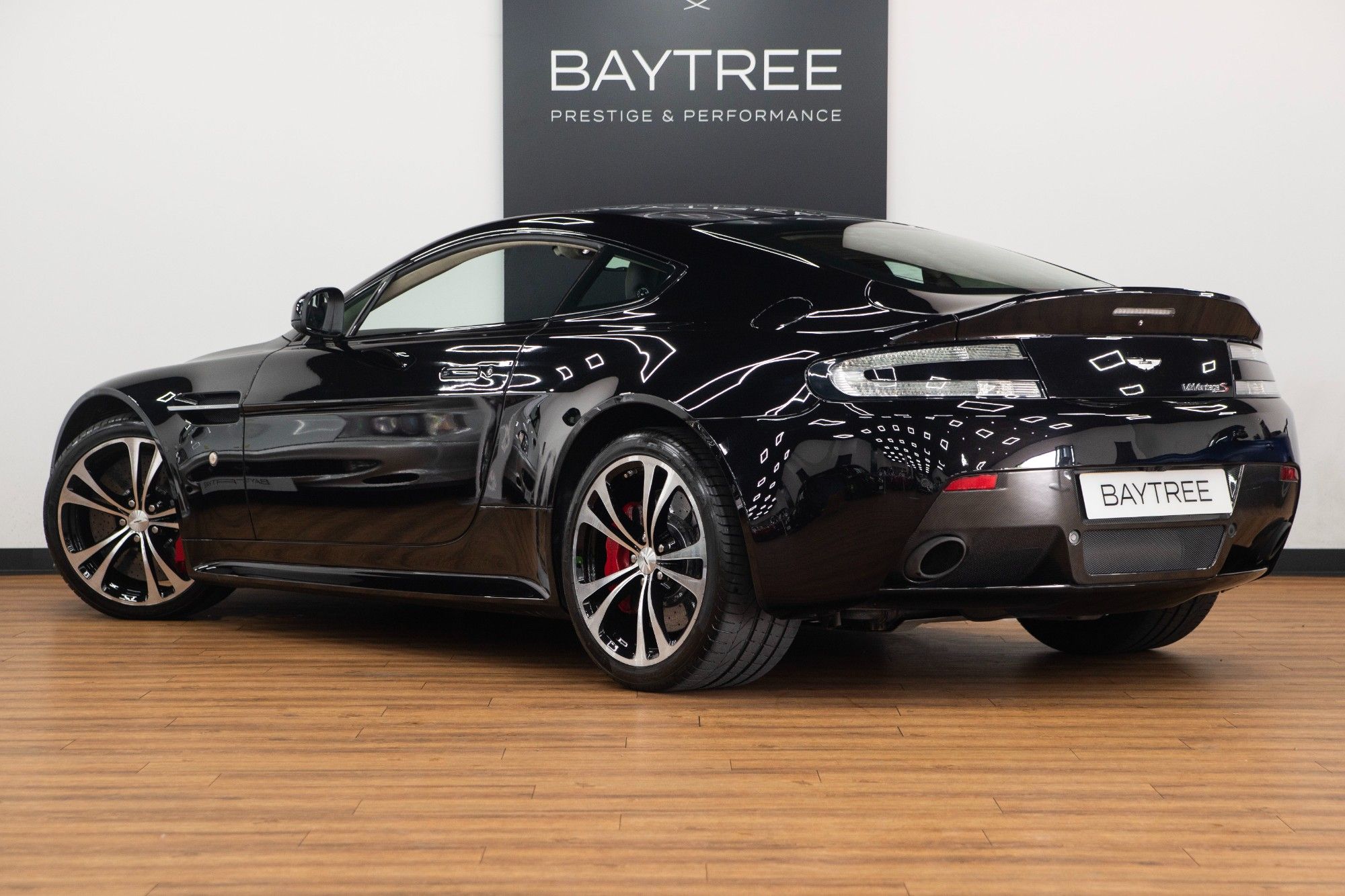 USED 2013 63 ASTON MARTIN VANTAGE 6.0 V12 S 