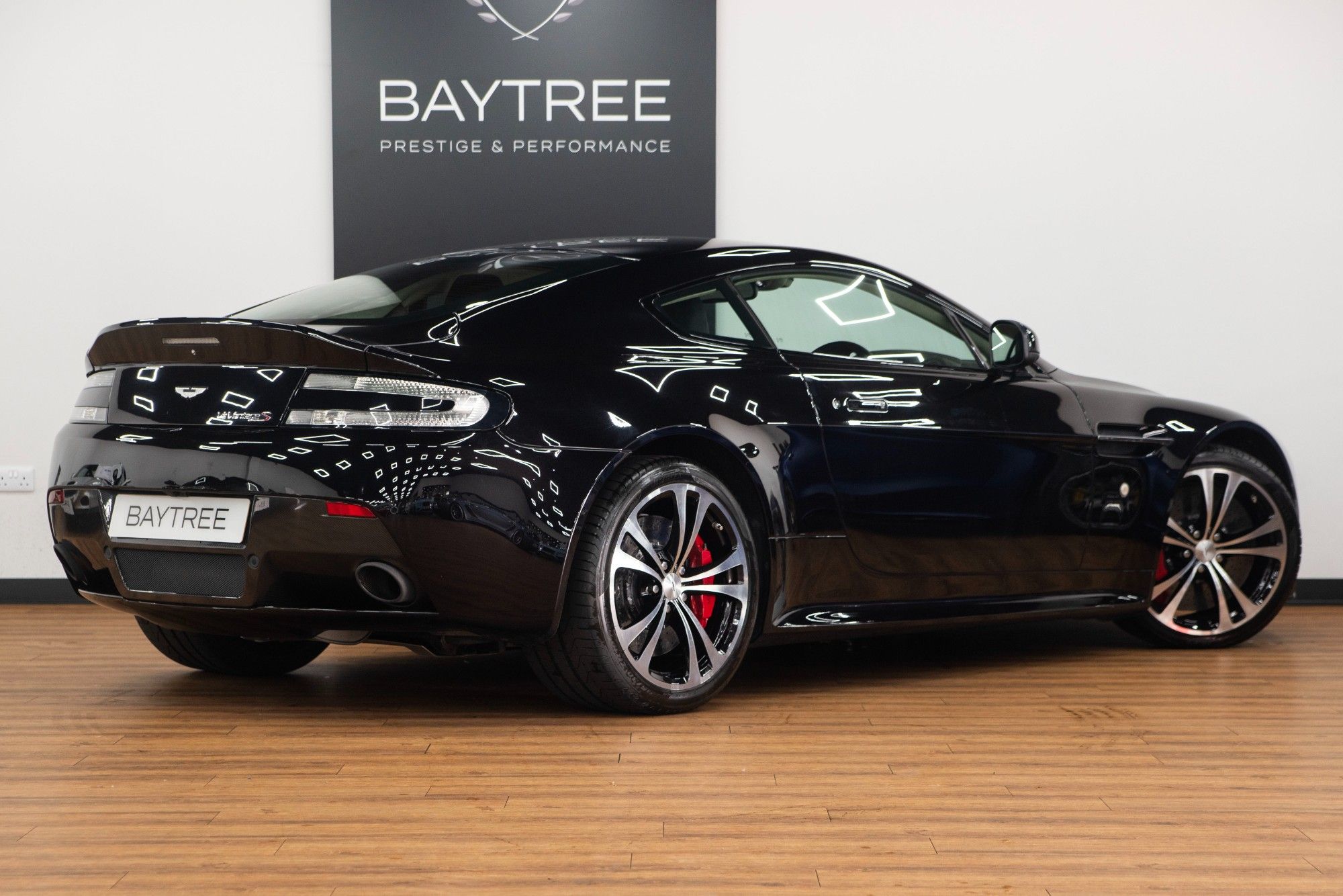 USED 2013 63 ASTON MARTIN VANTAGE 6.0 V12 S 