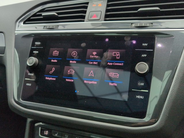 USED 2018 68 Volkswagen Tiguan 2.0 TDI R-Line Suv 5dr Diesel Manual Euro 6 (s/S) (150 Ps) - Pan Roof, Sat Nav, Leather