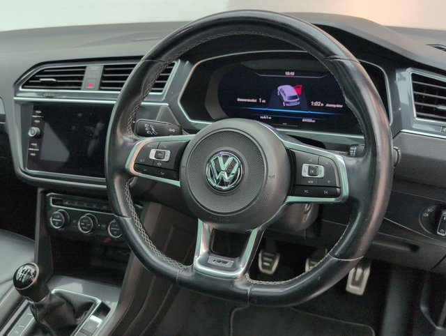USED 2018 68 Volkswagen Tiguan 2.0 TDI R-Line Suv 5dr Diesel Manual Euro 6 (s/S) (150 Ps) - Pan Roof, Sat Nav, Leather