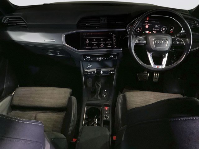 2021 Audi Q3 1.5L S Line 5dr - Photo 3