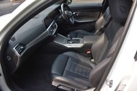 USED 2020 20 BMW 3 SERIES 2.0 320d MHT M Sport Touring 5dr Diesel Hybrid Auto Euro 6 (s/s) (190 ps) DAB RADIO WITH HARMAN KARDON SOUND,