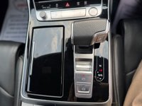 USED 2019 14 AUDI Q8 3.0 TDI V6 50 S line SUV 5dr Diesel Tiptronic quattro Euro 6 (s/s) (286 ps) DAYTIME RUNNING LIGHTS+ PRIVACY GLASS+ PARKING AID= REVERSING CAMERA+ FULL LEATHER TRIM+ PADDLE SHIFTERS+ CRUISE CONTROL+ FOLDING MIRRORS+ KEYLESS+ HEATED SEATS+ TRACTION CONTROL+ DUAL CLIMATE CONTROL+ HILL HOLDING ASSIST+ APPLE PLAY+ USB+ SAT NAV+ MEMORY SEATS+ AUTO TAILGATE+ AUTO HEADLIGHTS+ 21 INCH ALLOY WHEELS+