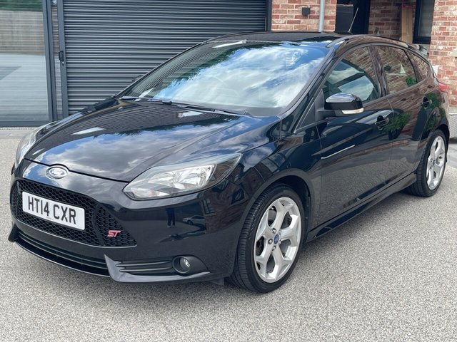 View our Ford Focus 2.0T EcoBoost ST Hatchback 5dr Petrol Manual Euro 5 (s/s) (250 ps)