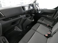 USED 2024 24 VAUXHALL VIVARO 2700 1.5 TURBO D 120 BHP L1 SWB PRO EDITION 6DR ( NO VAT ! ) 2 OWNERS | AIR CON | SAT NAV | NO VAT !