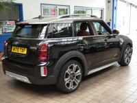 USED 2020 70 MINI COUNTRYMAN 1.5 10kWh Cooper SE Exclusive SUV 5dr Petrol Plug-in Hybrid Auto ALL4 Euro 6 (s/s) (222 ps) BIG SPEC HEAD UP DISPLAY SAT NAV HEATED LEATHER INTERIOR HARMAN KARDON REAR VIEW CAMERA CRUISE CONTROL PARKING SENSORS 1 OWNER SERVICE HISTORY WARRANTY
