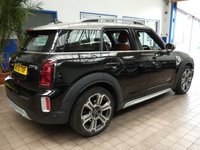 USED 2020 70 MINI COUNTRYMAN 1.5 10kWh Cooper SE Exclusive SUV 5dr Petrol Plug-in Hybrid Auto ALL4 Euro 6 (s/s) (222 ps) BIG SPEC HEAD UP DISPLAY SAT NAV HEATED LEATHER INTERIOR HARMAN KARDON REAR VIEW CAMERA CRUISE CONTROL PARKING SENSORS 1 OWNER SERVICE HISTORY WARRANTY