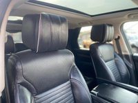 USED 2017 67 LAND ROVER DISCOVERY 3.0 TD V6 HSE Luxury SUV 5dr Diesel Auto 4WD Euro 6 (s/s) (258 ps) A REALLY BEAUTIFUL ADDITION FINISHED IN STUNNING METALLIC BLACK PAINT+DIESEL+AUTOMATIC+7 SEATER+ONLY 2 FORMER KEEPERS+SERVICE HISTORY+PRIVACY GLASS+CRUISE CONTROL+DAB DIGITAL RADIO+FULL LEATHER INTERIOR+FULL PANORAMIC GLASS ROOF+SATELLITE NAVIGATION+PARK ASSIST+CLIMATE CONTROL+21 INCH ALLOY WHEELS+BLUETOOTH PREPARATION+COST NEW &pound;63640 MAKING THIS USED VEHICLE AMAZING VALUE AT OUR LOW PRICE+CALL NOW FOR MORE INFORMATION AND TO ARRANGE A VIEWING+READY TO DRIVE AWAY TODAY!!!!!!!!!!!!!!!!!!!!!!!!!!!