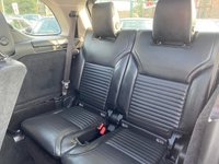 USED 2017 67 LAND ROVER DISCOVERY 3.0 TD V6 HSE Luxury SUV 5dr Diesel Auto 4WD Euro 6 (s/s) (258 ps) A REALLY BEAUTIFUL ADDITION FINISHED IN STUNNING METALLIC BLACK PAINT+DIESEL+AUTOMATIC+7 SEATER+ONLY 2 FORMER KEEPERS+SERVICE HISTORY+PRIVACY GLASS+CRUISE CONTROL+DAB DIGITAL RADIO+FULL LEATHER INTERIOR+FULL PANORAMIC GLASS ROOF+SATELLITE NAVIGATION+PARK ASSIST+CLIMATE CONTROL+21 INCH ALLOY WHEELS+BLUETOOTH PREPARATION+COST NEW &pound;63640 MAKING THIS USED VEHICLE AMAZING VALUE AT OUR LOW PRICE+CALL NOW FOR MORE INFORMATION AND TO ARRANGE A VIEWING+READY TO DRIVE AWAY TODAY!!!!!!!!!!!!!!!!!!!!!!!!!!!