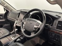 USED 2015 64 TOYOTA LAND CRUISER 4.5 D-4D V8 SUV 5dr Diesel Auto 4WD Euro 5 (268 ps) Toyota Service and Maintenance Record
