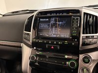 USED 2015 64 TOYOTA LAND CRUISER 4.5 D-4D V8 SUV 5dr Diesel Auto 4WD Euro 5 (268 ps) Toyota Service and Maintenance Record
