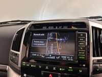 USED 2015 64 TOYOTA LAND CRUISER 4.5 D-4D V8 SUV 5dr Diesel Auto 4WD Euro 5 (268 ps) Toyota Service and Maintenance Record