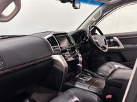 USED 2015 64 TOYOTA LAND CRUISER 4.5 D-4D V8 SUV 5dr Diesel Auto 4WD Euro 5 (268 ps) Toyota Service and Maintenance Record