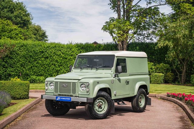 View our LAND ROVER DEFENDER