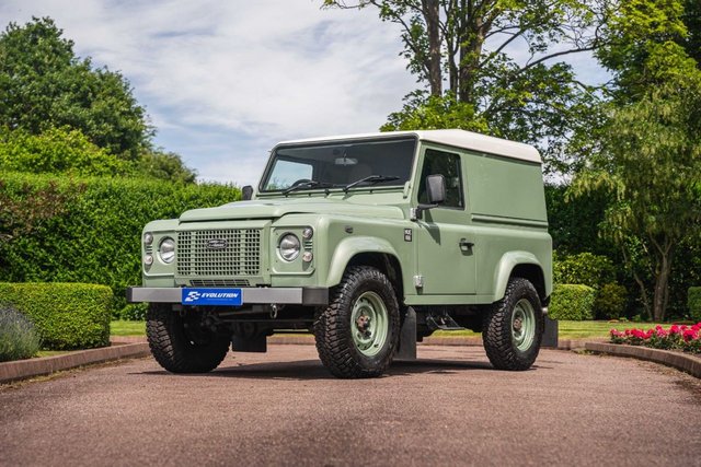 View our LAND ROVER DEFENDER