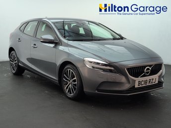 2018 VOLVO V40