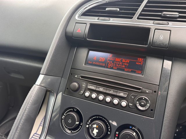 2015 Peugeot 3008 1.6L Active 5dr - Photo 9