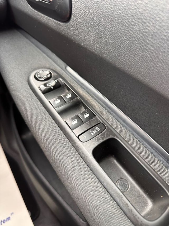 2015 Peugeot 3008 1.6L Active 5dr - Photo 11