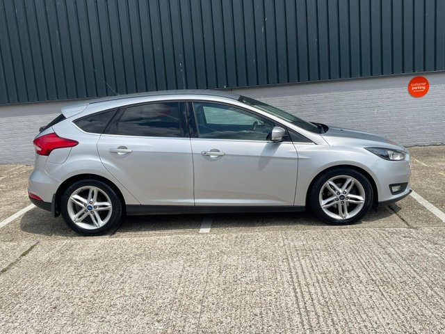 View our FORD FOCUS