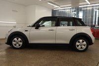 USED 2019 69 MINI HATCH 1.5 Cooper Classic Hatchback 5dr Petrol Steptronic Euro 6 (s/s) (136 ps) 